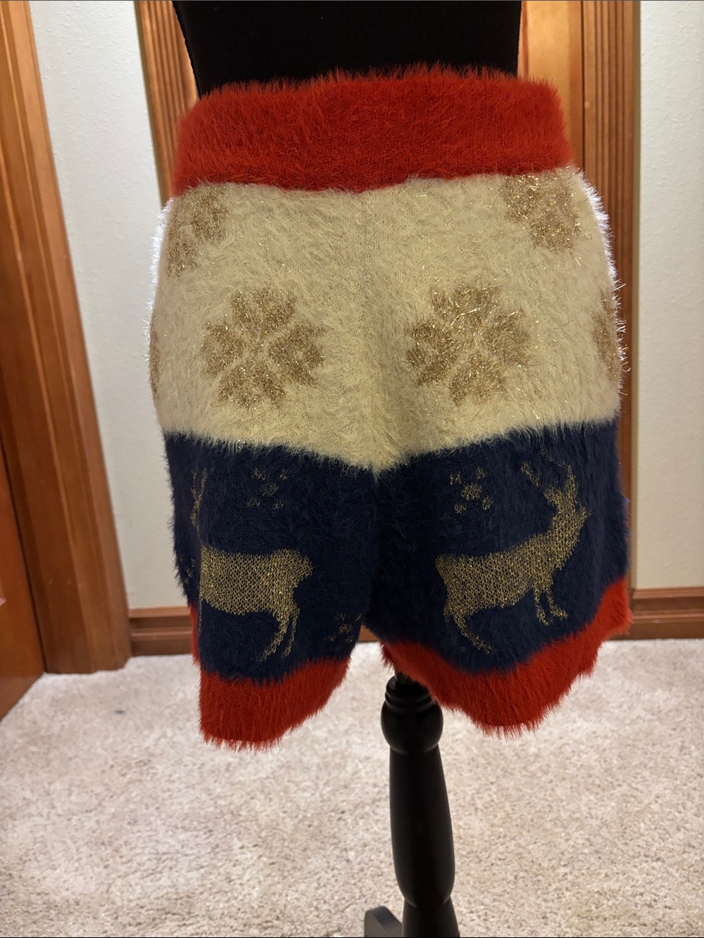 Judith March Fuzzy Holiday Shorts in Red, Cream & Navy, size M